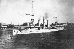 SMS Emden I im Hafe, Tingtau, China 1914 - ex wikimedia commons